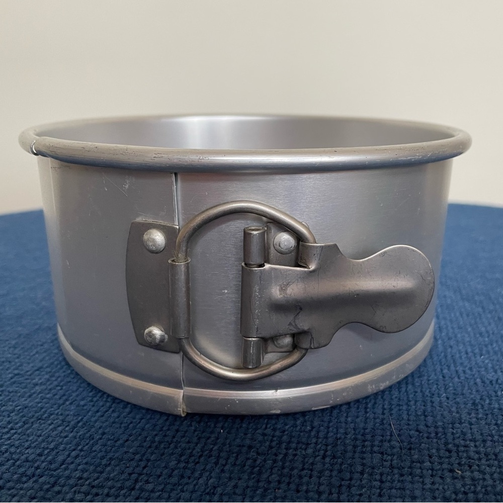 Wilton Springform Pan - Picture 5 of 7